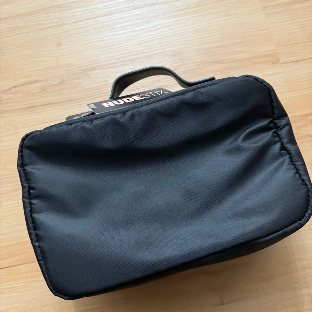 Nudestix Travel Organizer